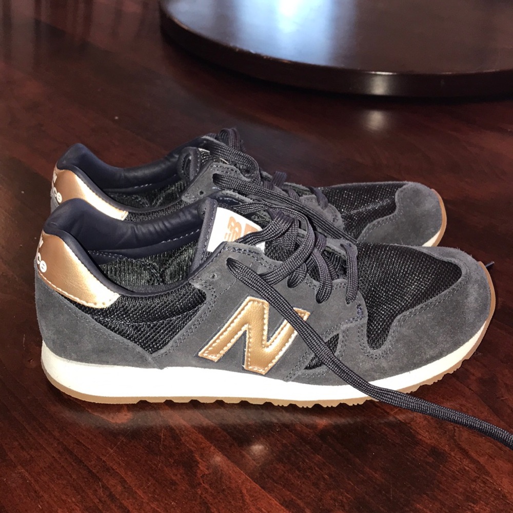 New Balance 520 sneaker
